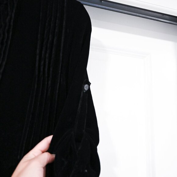 CP Shades Size XS Velvet Roll Sleeve V-Neck Boho Blouse - Picture 5 of 9